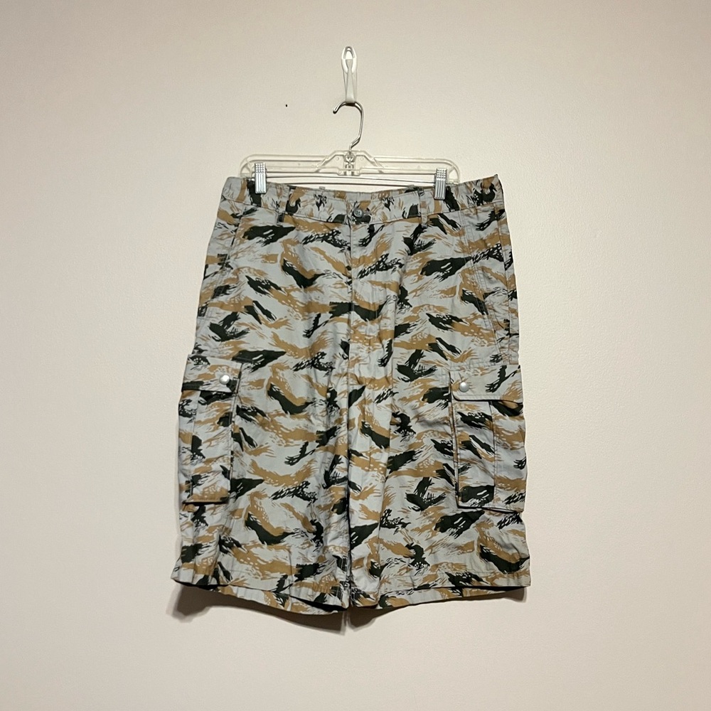 EEUC mens Levis cargo shorts—size 34 waist